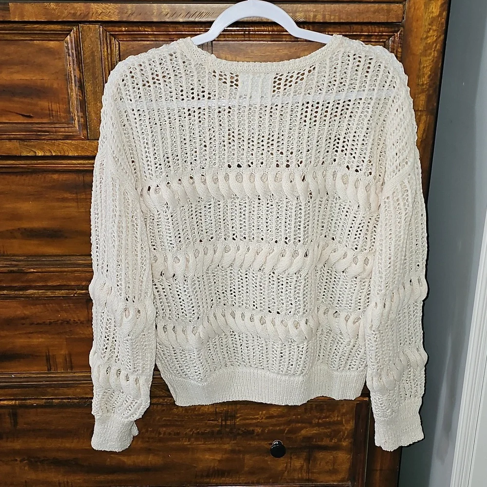 Absolutely Creative Worldwide, Womens Nwots Cream Sweater. Sz Small! DRY GOODS!!
